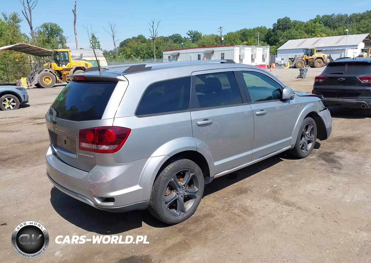 2020 Dodge Journey Crossroad VIN:3C4PDCGB7LT188986 - 4