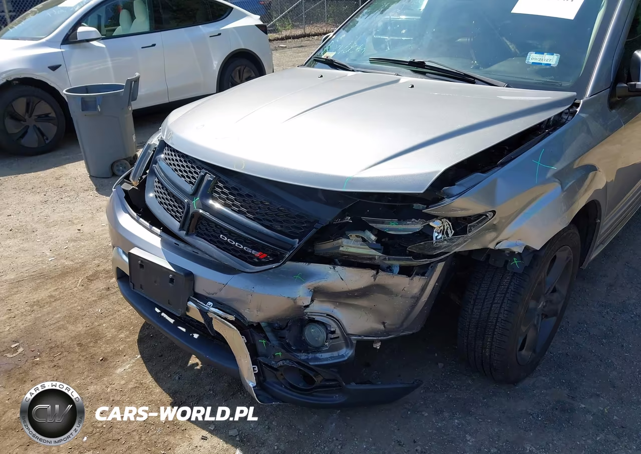 2020 Dodge Journey Crossroad VIN:3C4PDCGB7LT188986 - 6
