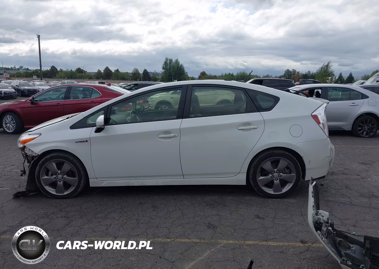 2015 Toyota Prius Persona Series Special Edition VIN:JTDKN3DU5F0419754 - 15