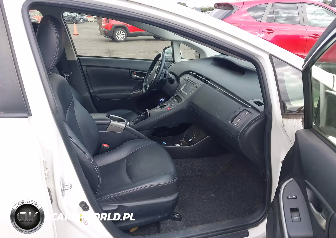 2015 Toyota Prius Persona Series Special Edition VIN:JTDKN3DU5F0419754 - 5