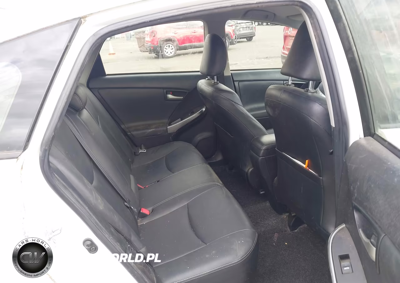 2015 Toyota Prius Persona Series Special Edition VIN:JTDKN3DU5F0419754 - 8