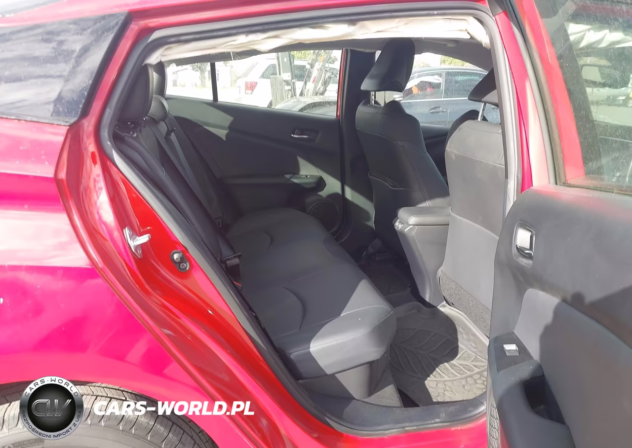 2021 Toyota Prius Limited VIN:JTDKAMFU3M3134321 - 8