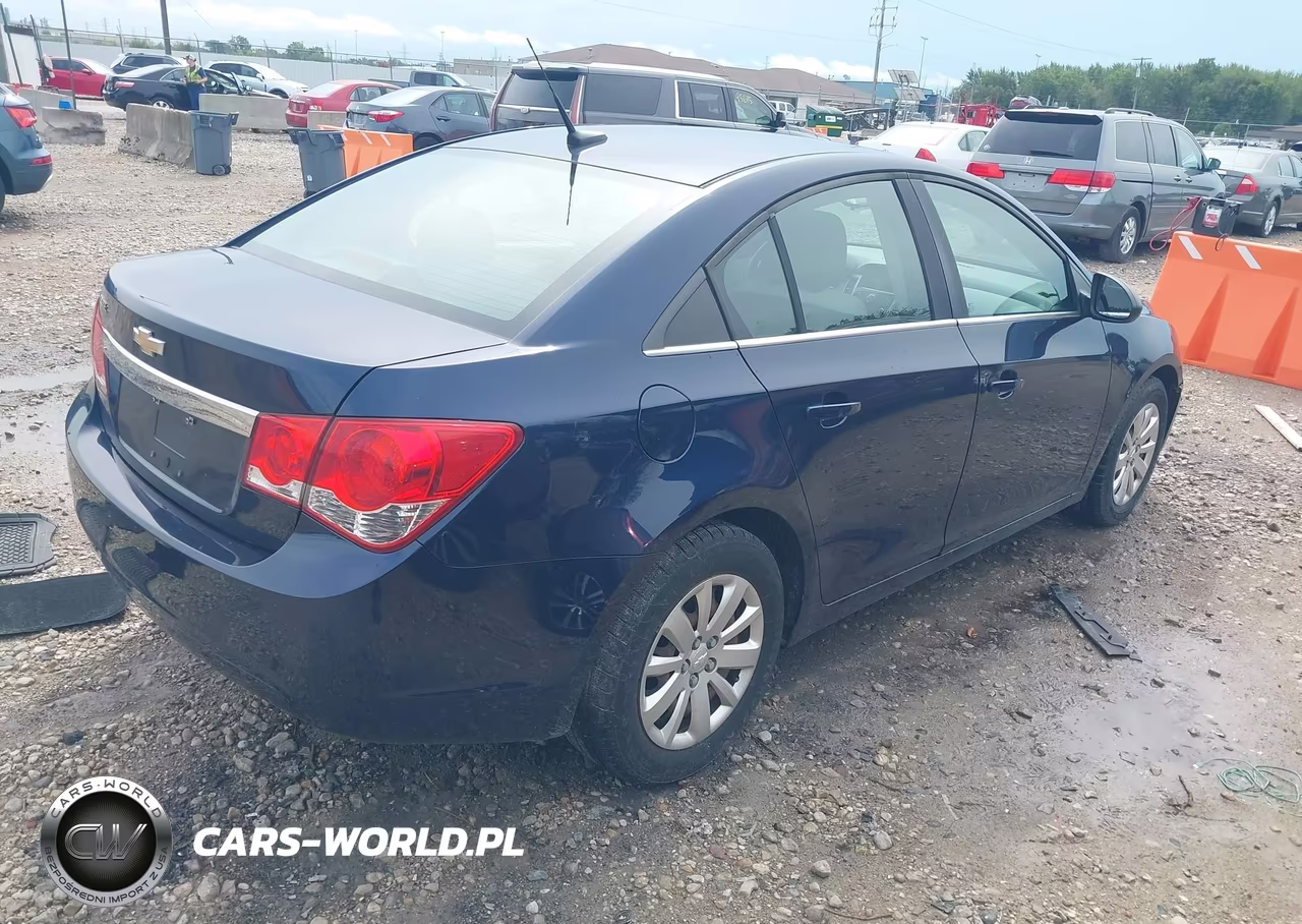 2011 Chevrolet Cruze Ls VIN:1G1PD5SH0B7184605 - 4