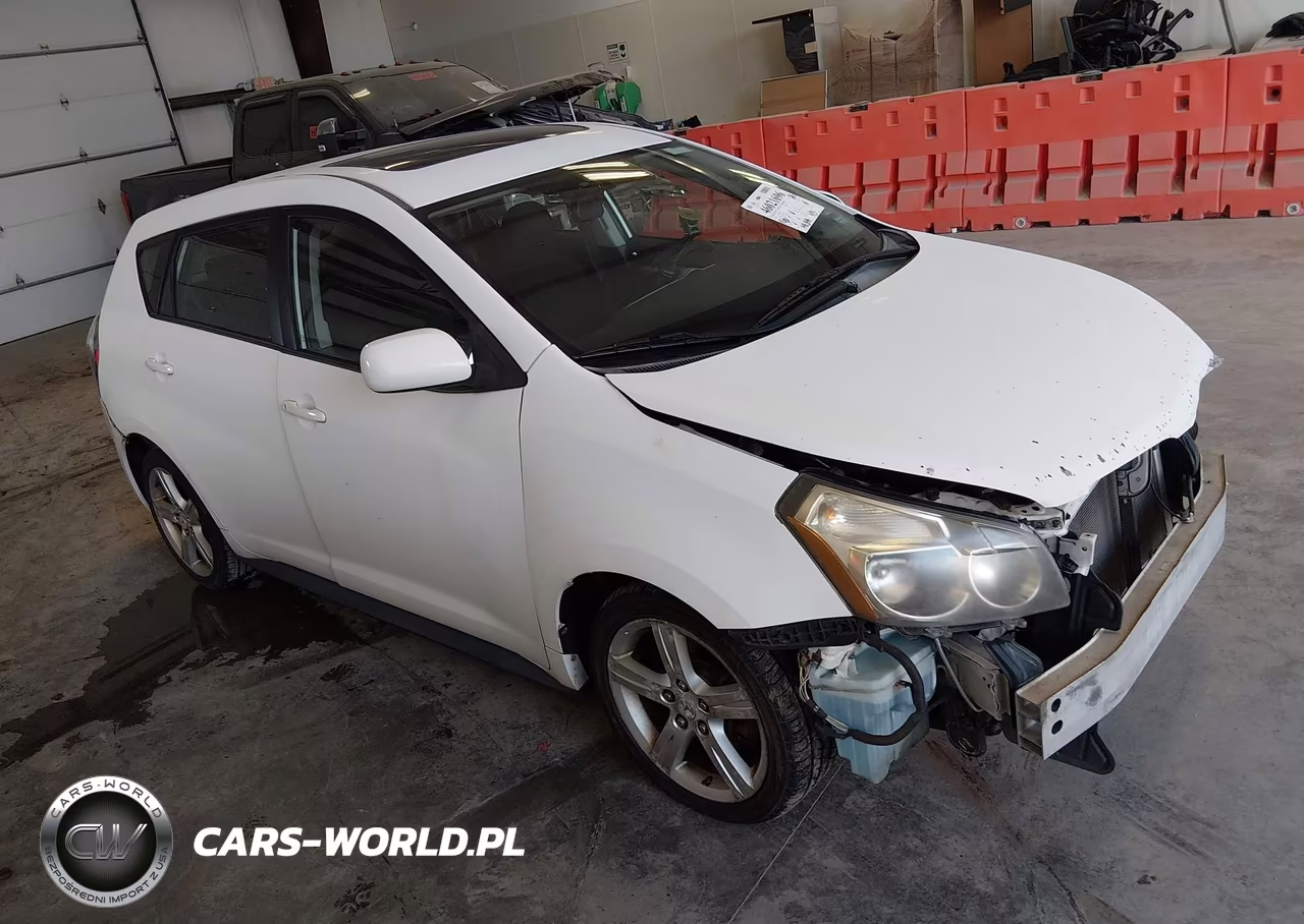 2010 Pontiac Vibe VIN:5Y2SP6E03AZ408828 - 1