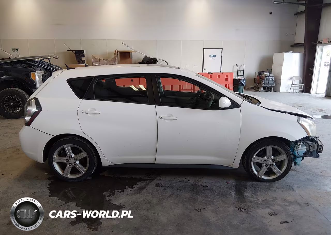 2010 Pontiac Vibe VIN:5Y2SP6E03AZ408828 - 13