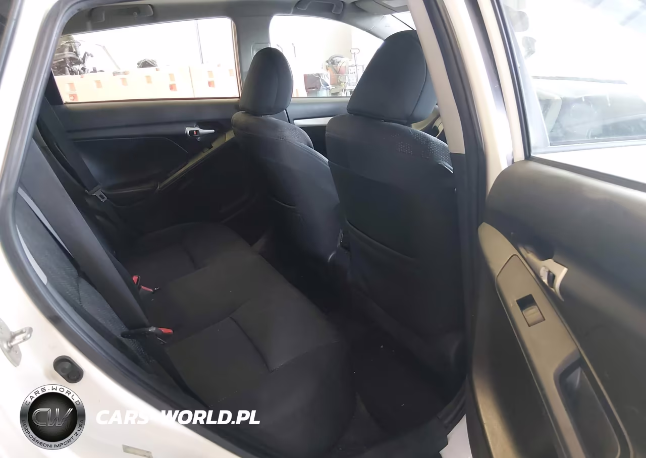 2010 Pontiac Vibe VIN:5Y2SP6E03AZ408828 - 8