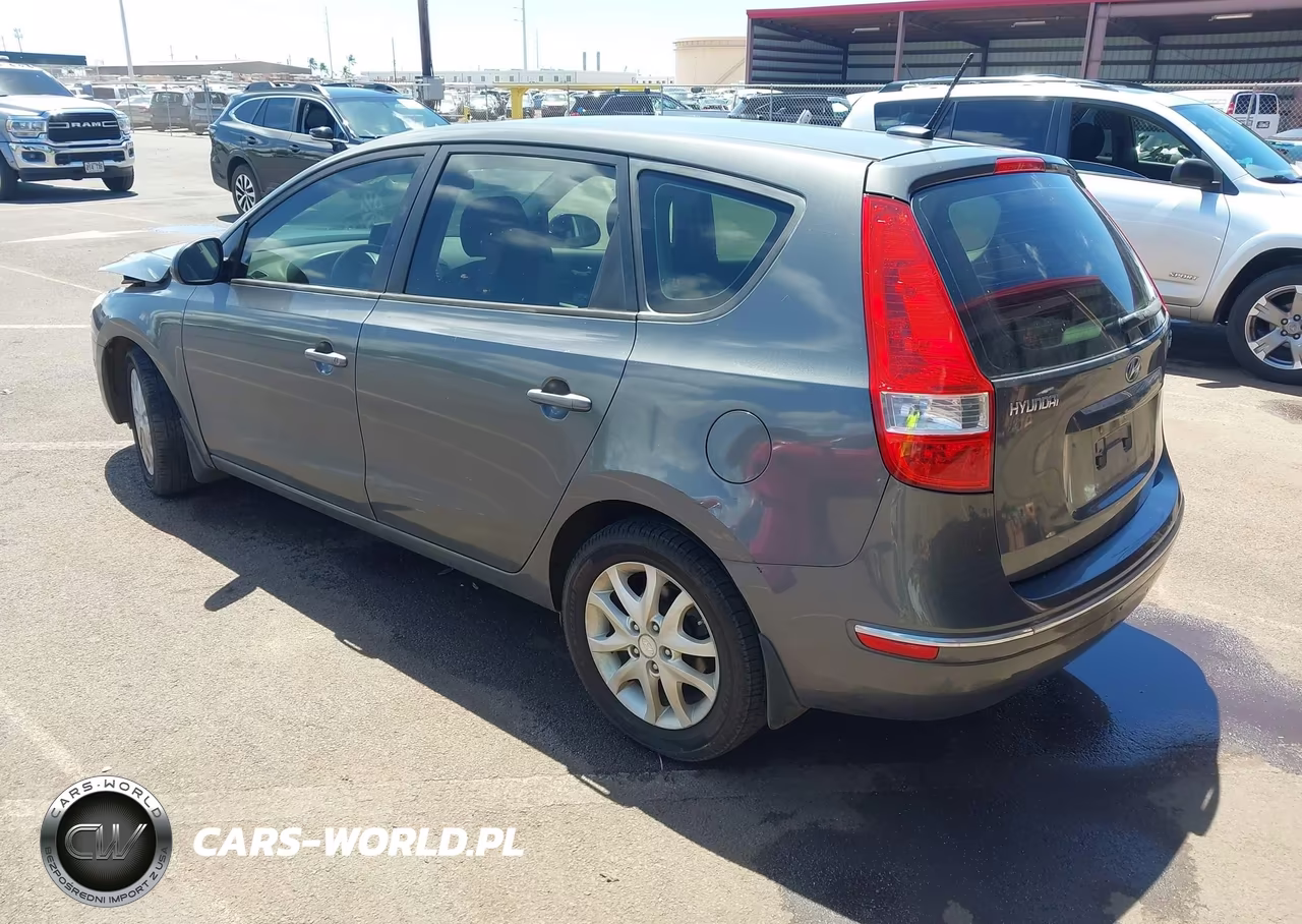 2009 Hyundai Elantra Touring VIN:KMHDC86E59U026881 - 3