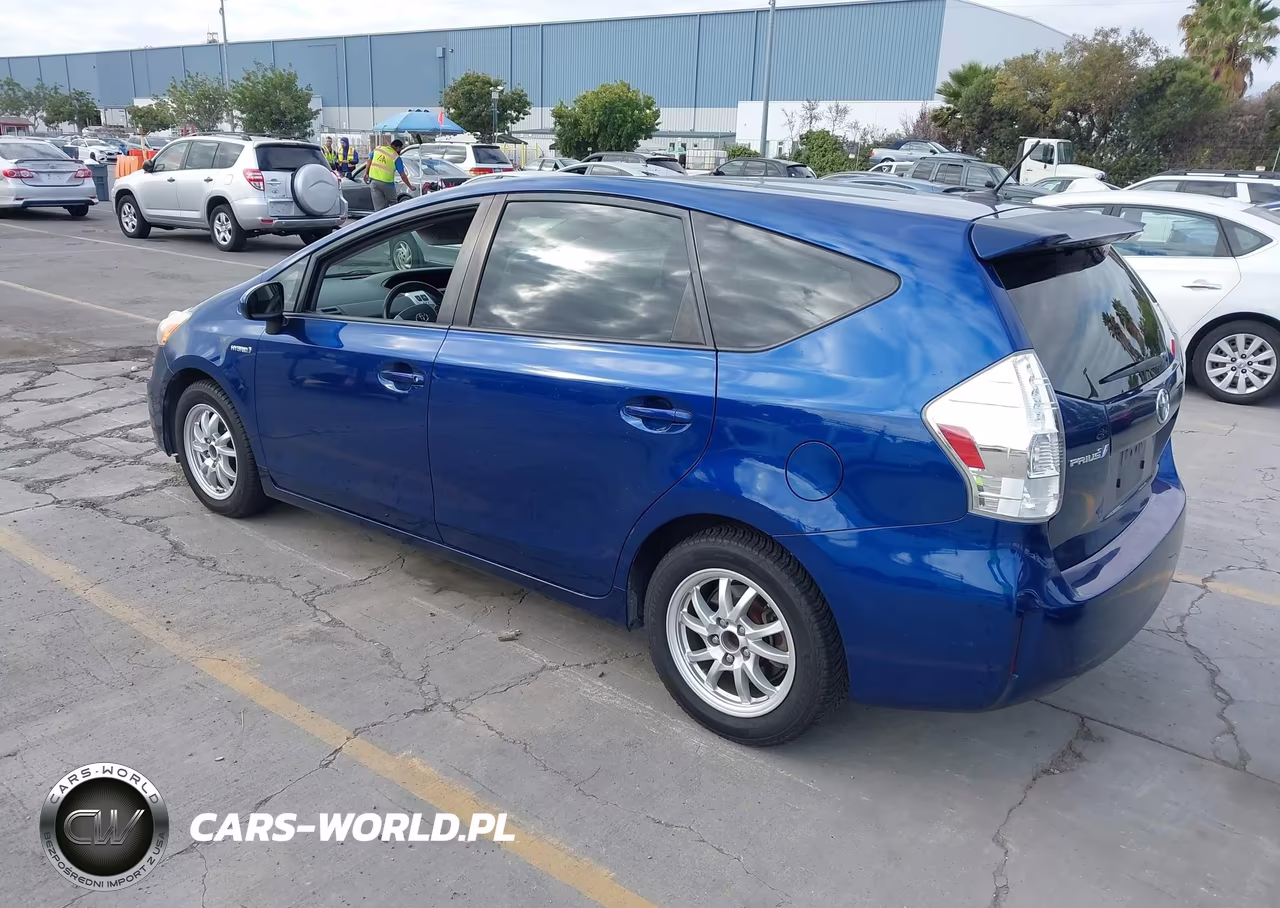 2014 Toyota Prius V Three VIN:JTDZN3EU5E3322841 - 3