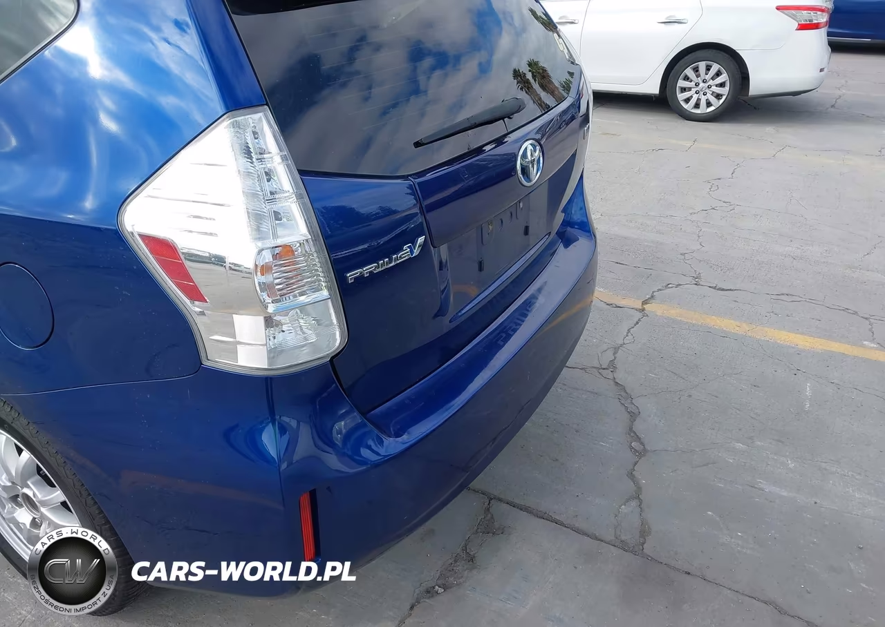 2014 Toyota Prius V Three VIN:JTDZN3EU5E3322841 - 6