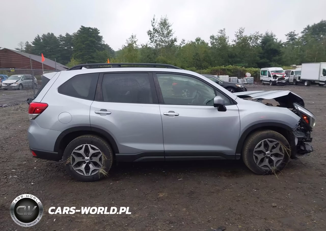 2019 Subaru Forester Premium VIN:JF2SKAGC6KH493794 - 14