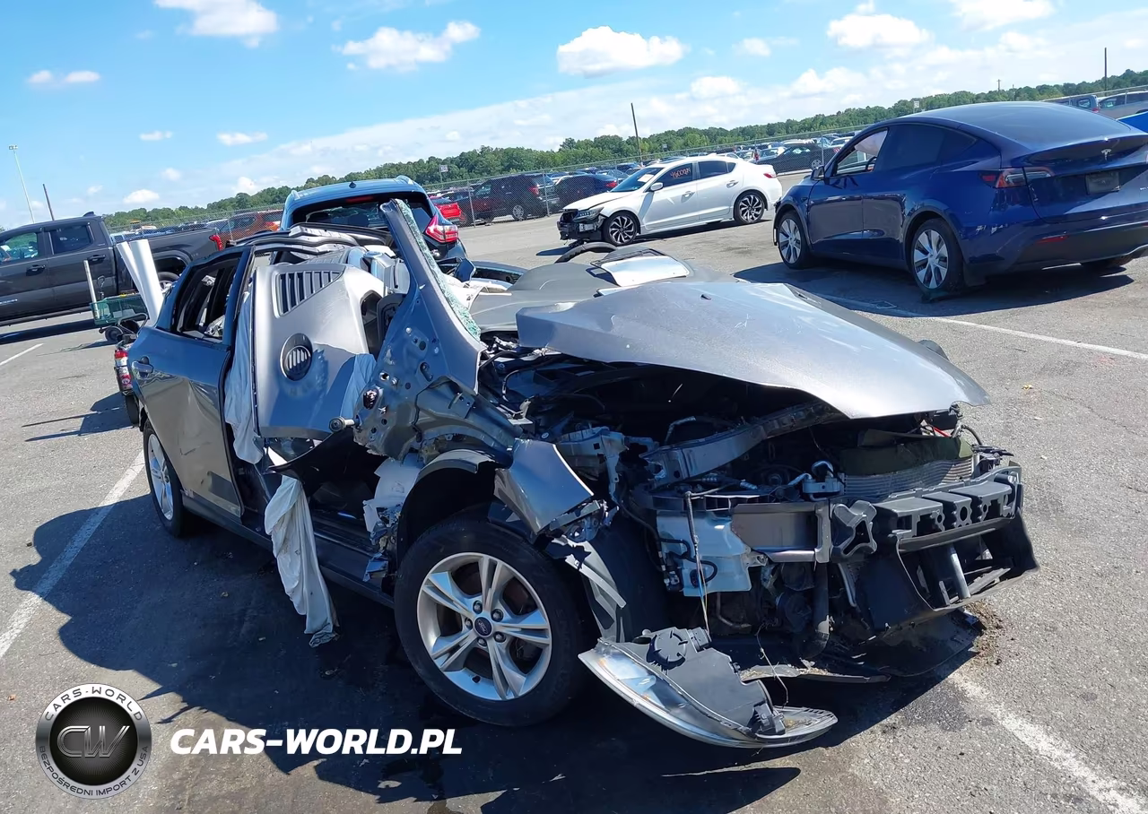 2014 Ford Focus Se VIN:1FADP3K22EL274387 - 1