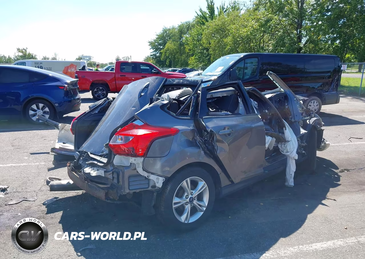 2014 Ford Focus Se VIN:1FADP3K22EL274387 - 13