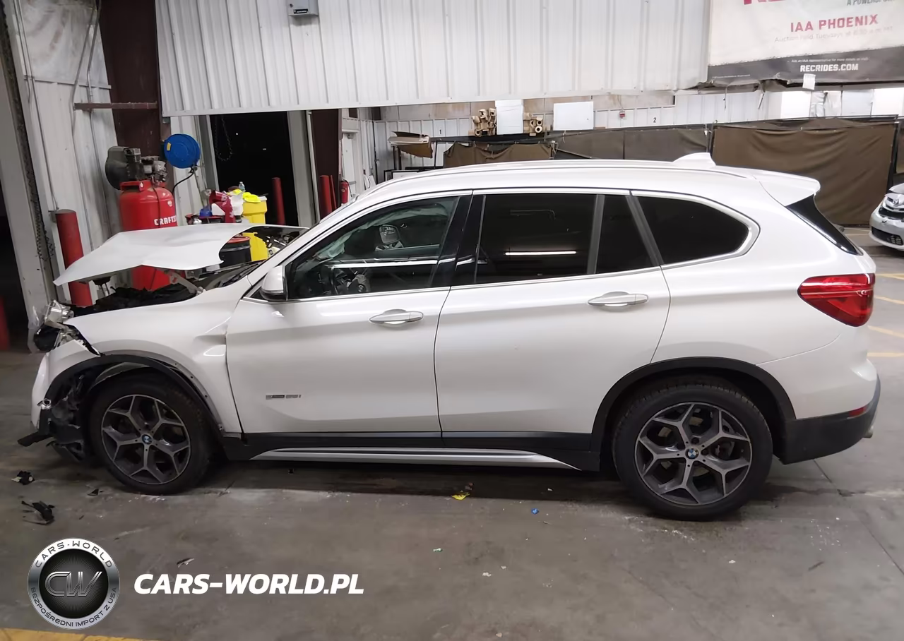 2018 BMW X1 Sdrive28I VIN:WBXHU7C37J5H43626 - 14
