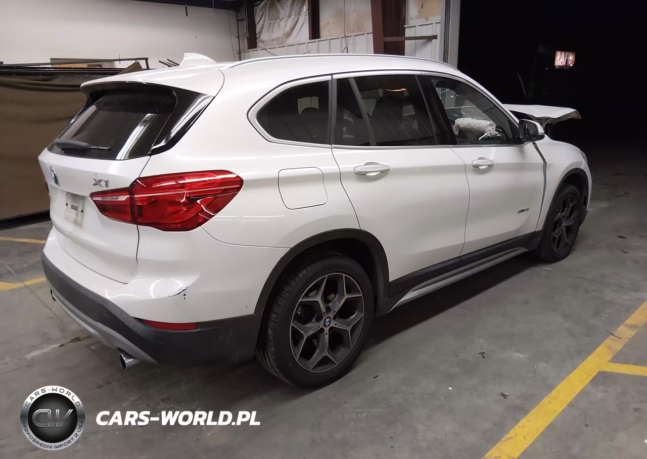 2018 BMW X1 Sdrive28I VIN:WBXHU7C37J5H43626 - 4