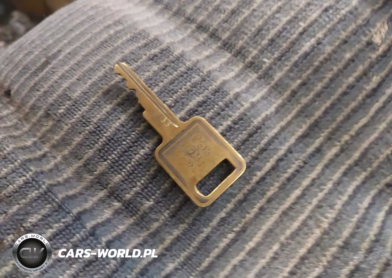 1993 Chevrolet Gmt-400 K1500 VIN:1GCEK14K8PZ256636 - 11