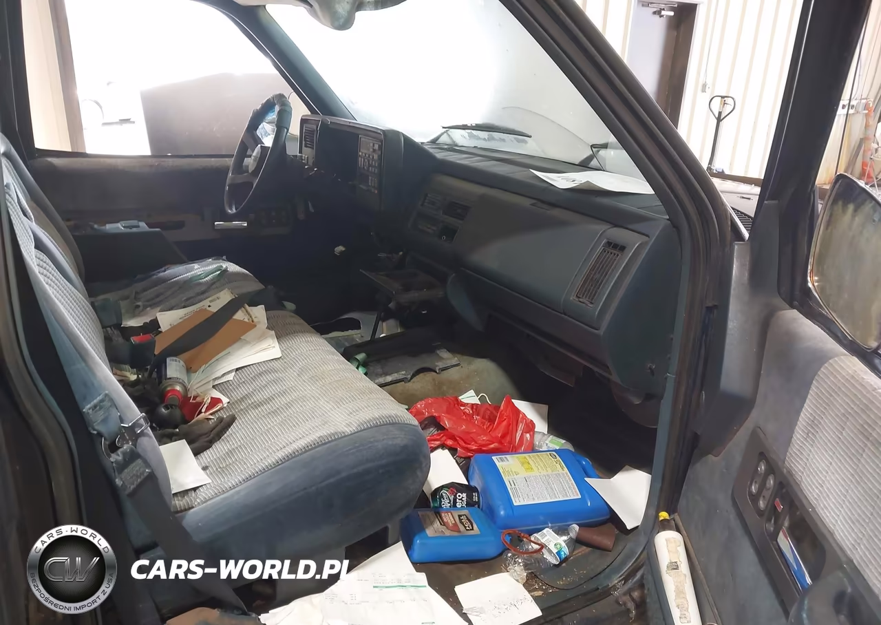 1993 Chevrolet Gmt-400 K1500 VIN:1GCEK14K8PZ256636 - 5