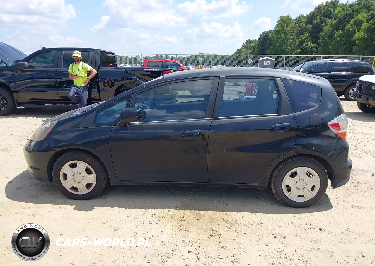 2013 Honda Fit VIN:JHMGE8H38DC005267 - 14