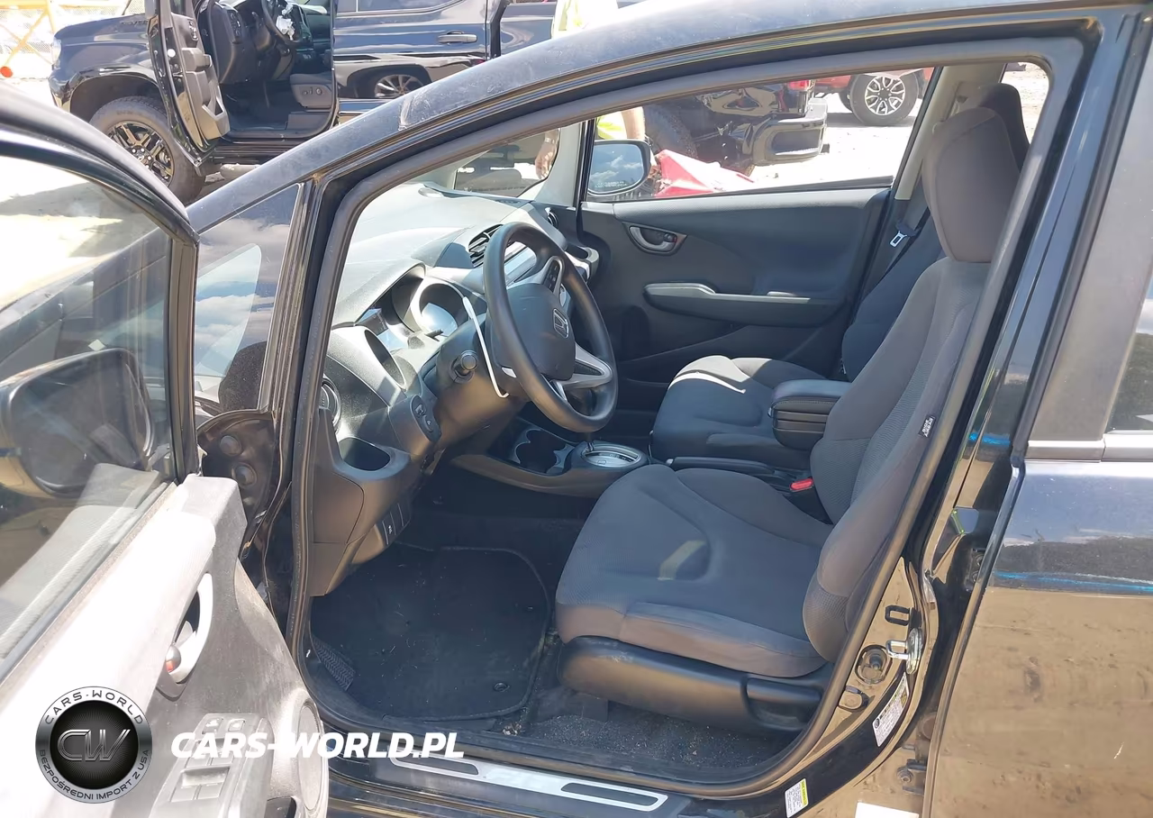 2013 Honda Fit VIN:JHMGE8H38DC005267 - 5