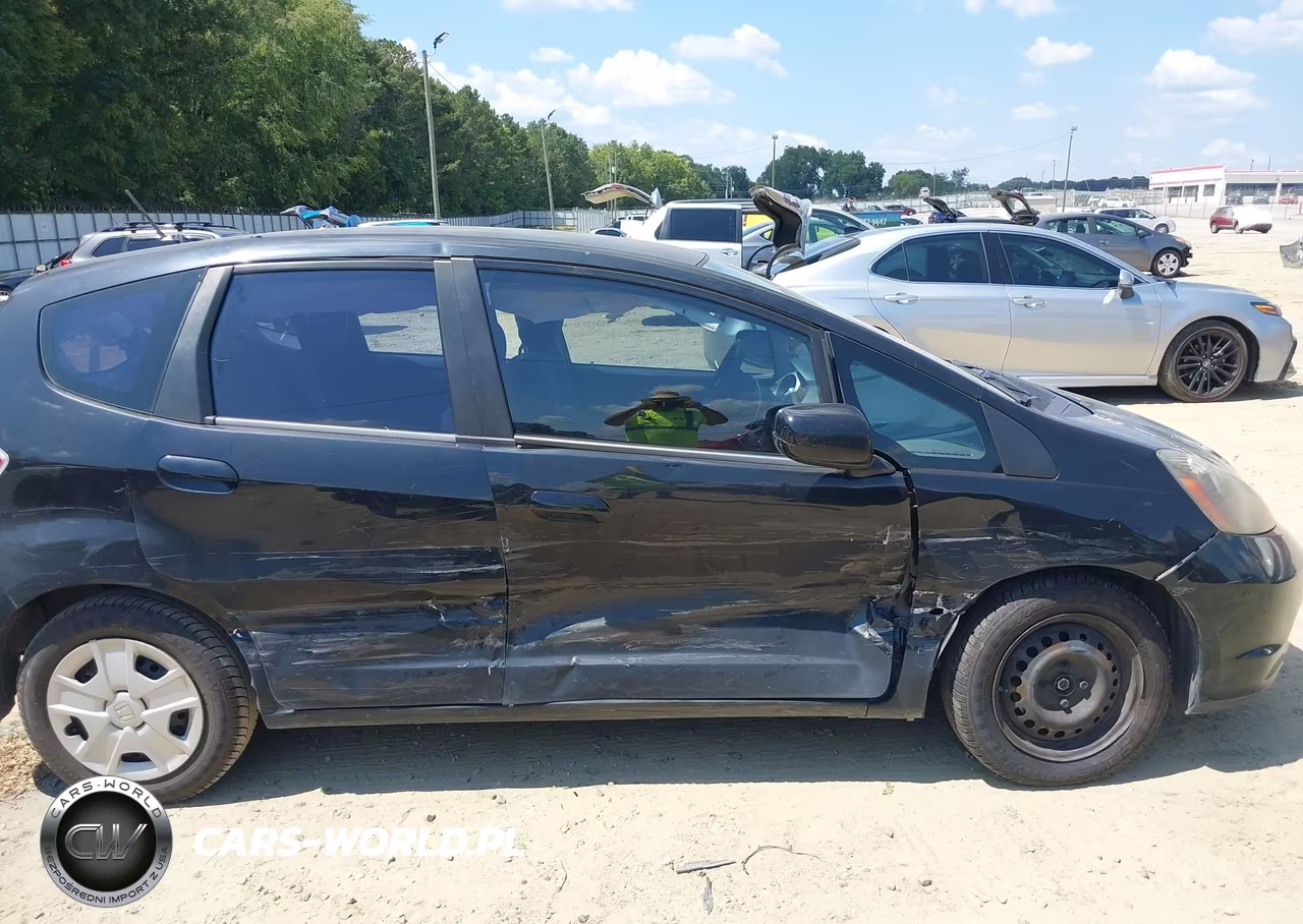 2013 Honda Fit VIN:JHMGE8H38DC005267 - 6