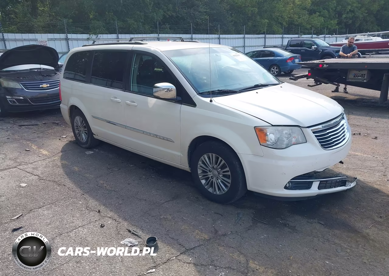 2013 Chrysler Town & Country Touring-L