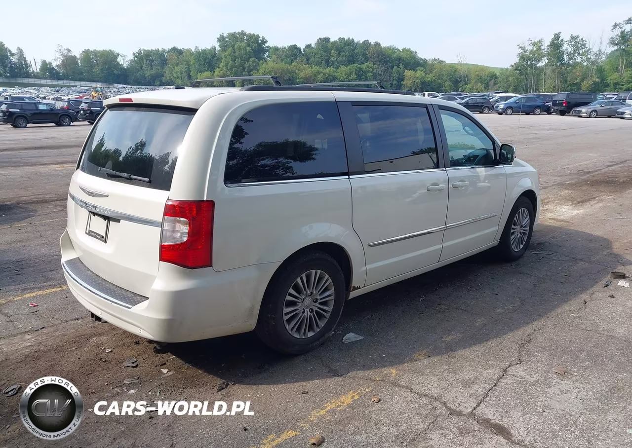 2013 Chrysler Town & Country Touring-L VIN:2C4RC1CG9DR558678 - 4