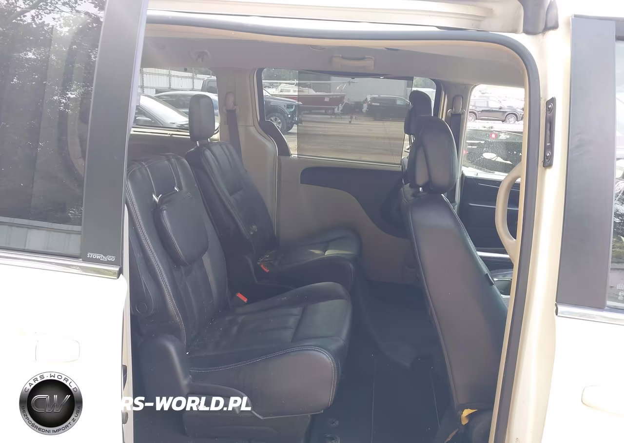 2013 Chrysler Town & Country Touring-L VIN:2C4RC1CG9DR558678 - 8