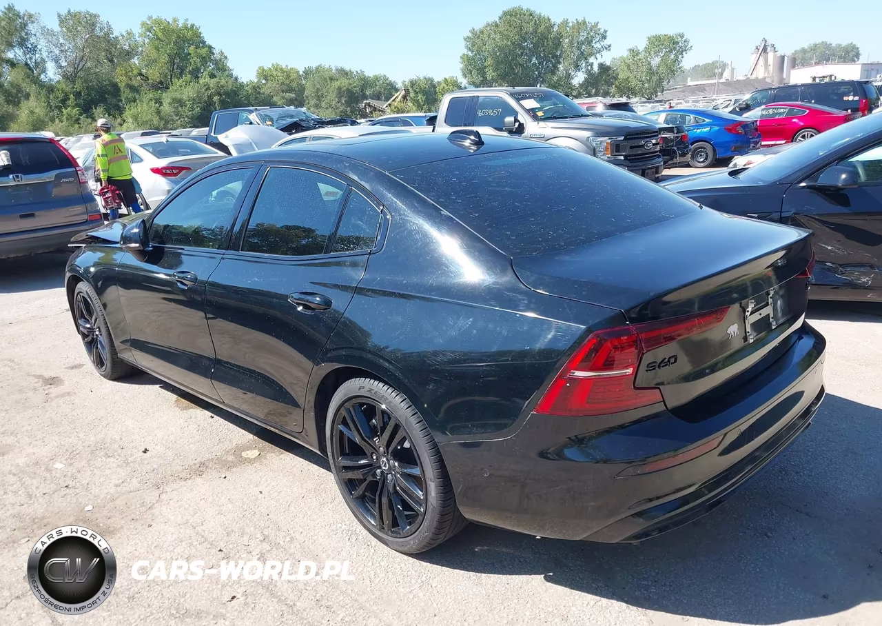 2023 Volvo S60 B5 Plus Black Edition VIN:7JRL12TT6PG244430 - 3