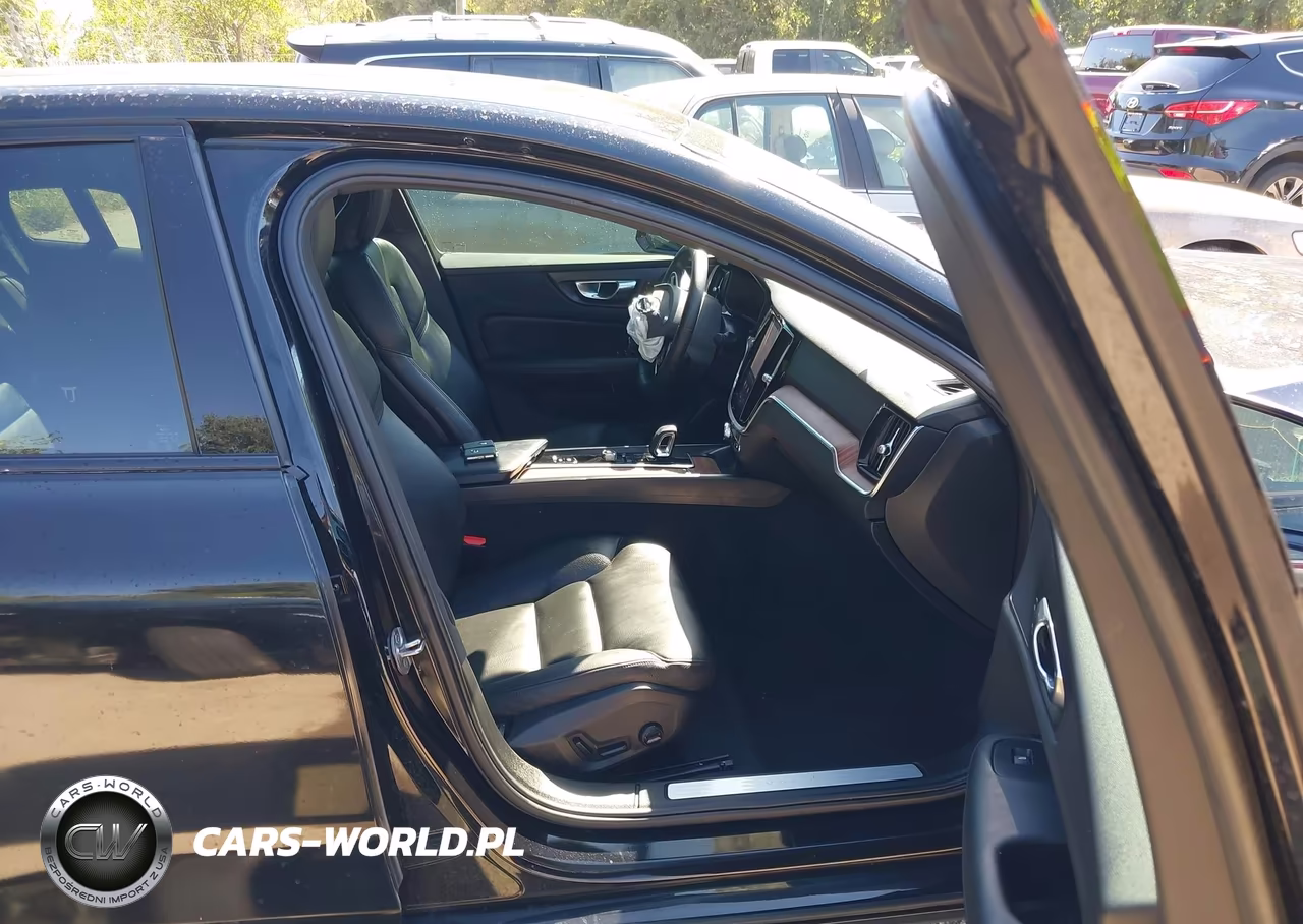 2023 Volvo S60 B5 Plus Black Edition VIN:7JRL12TT6PG244430 - 5