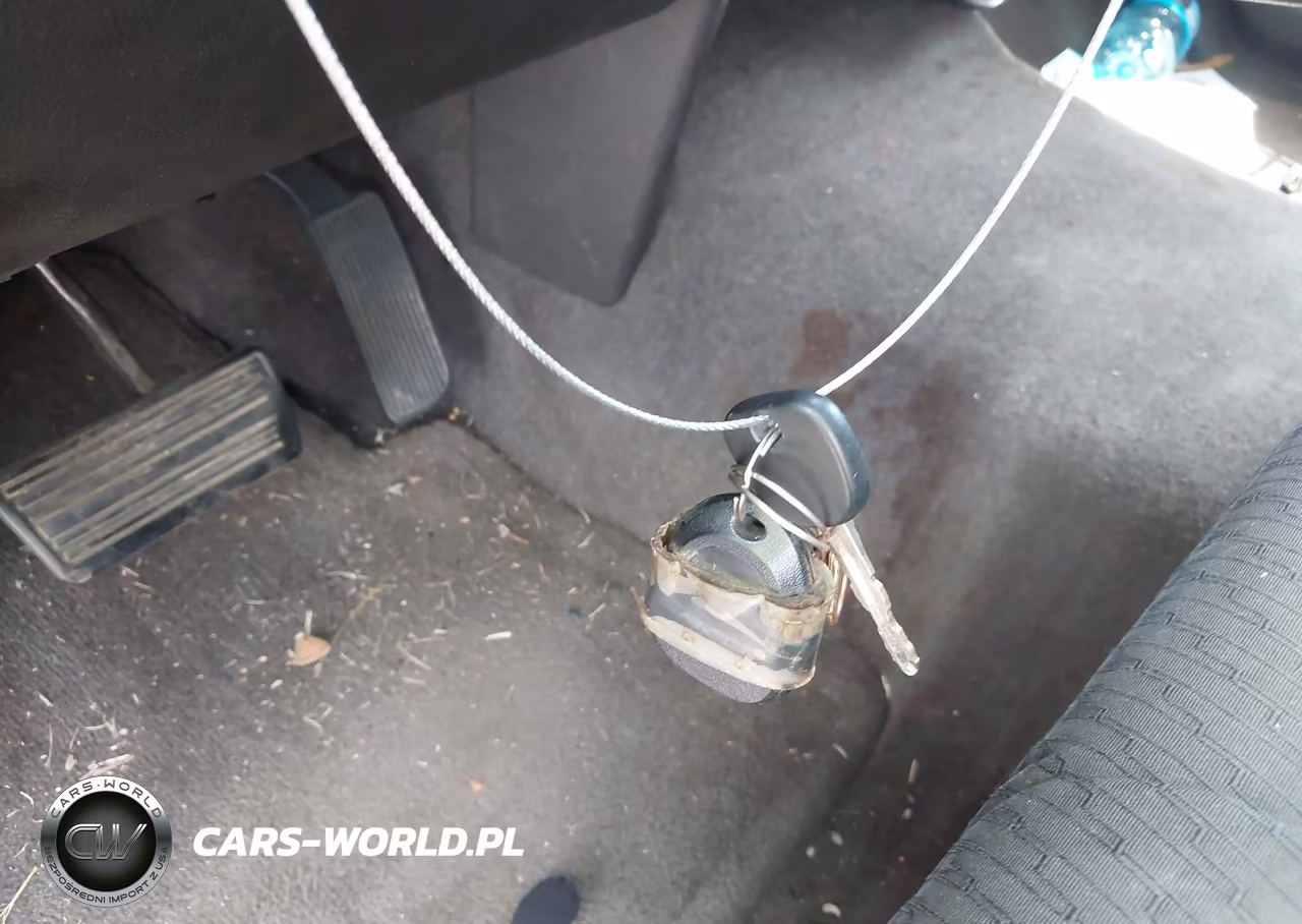 2010 Chevrolet Tahoe Ls VIN:1GNMCAE3XAR198656 - 11