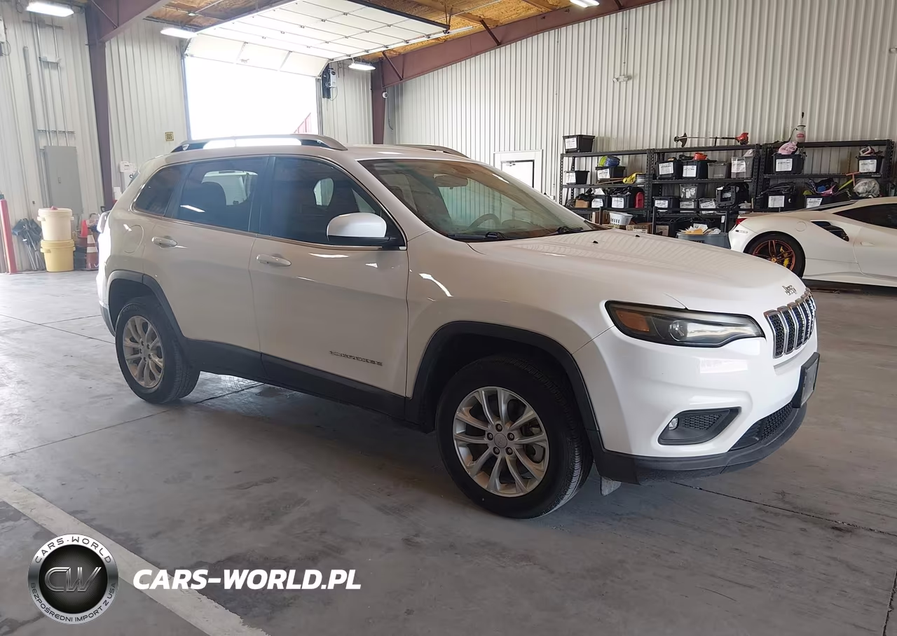 2019 Jeep Cherokee Latitude 4X4 VIN:1C4PJMCB3KD454786 - 1