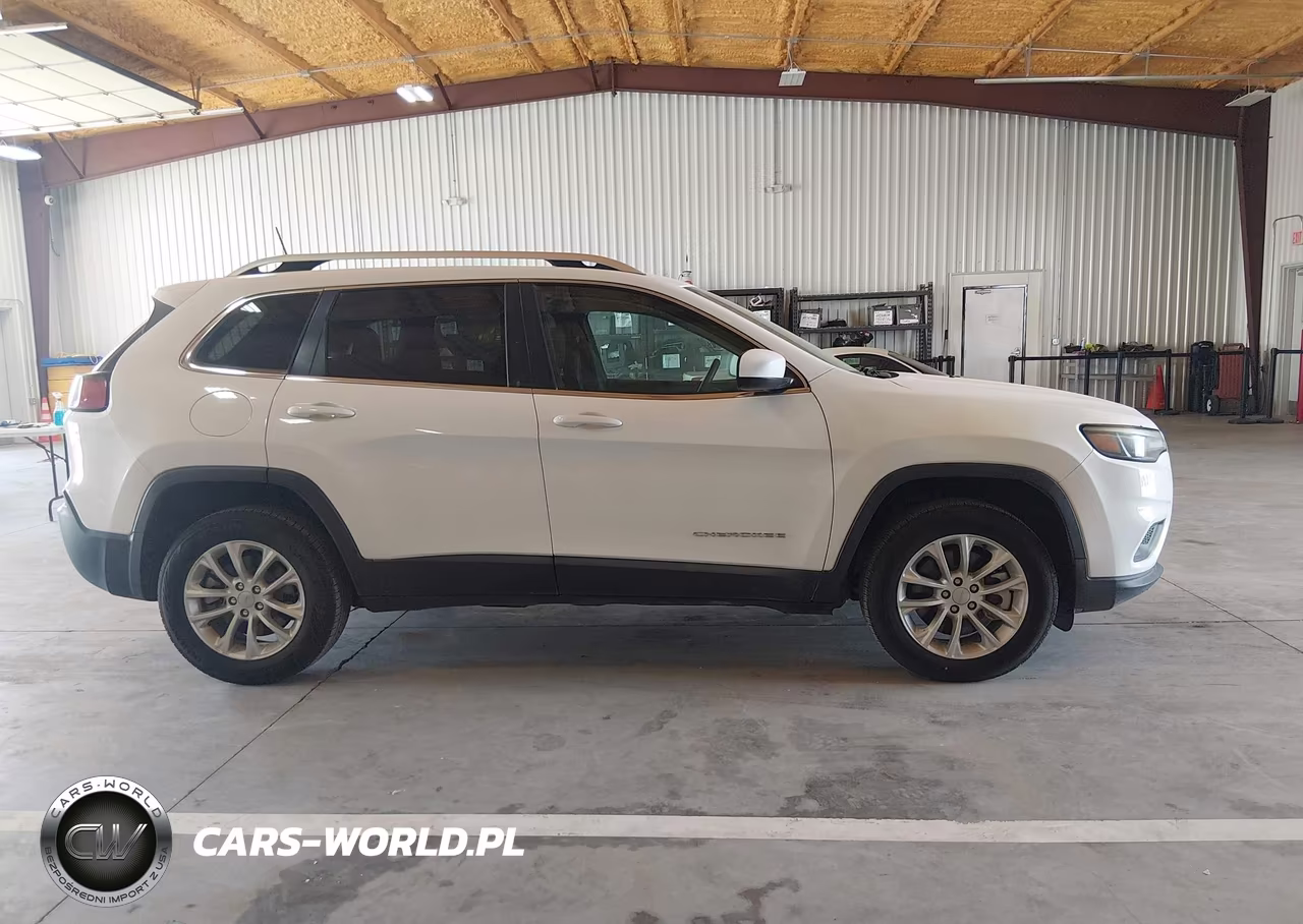 2019 Jeep Cherokee Latitude 4X4 VIN:1C4PJMCB3KD454786 - 13