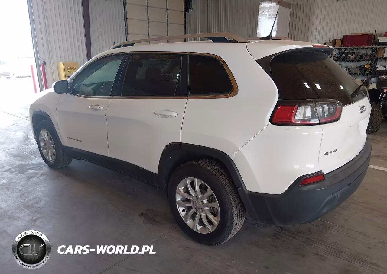2019 Jeep Cherokee Latitude 4X4 VIN:1C4PJMCB3KD454786 - 3