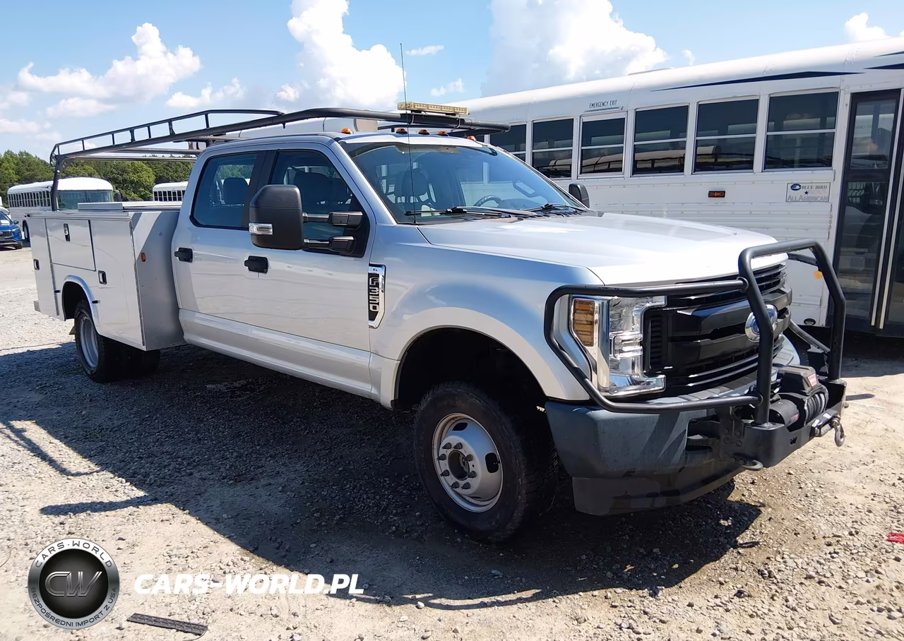 2018 Ford F-350 Chassis Xl