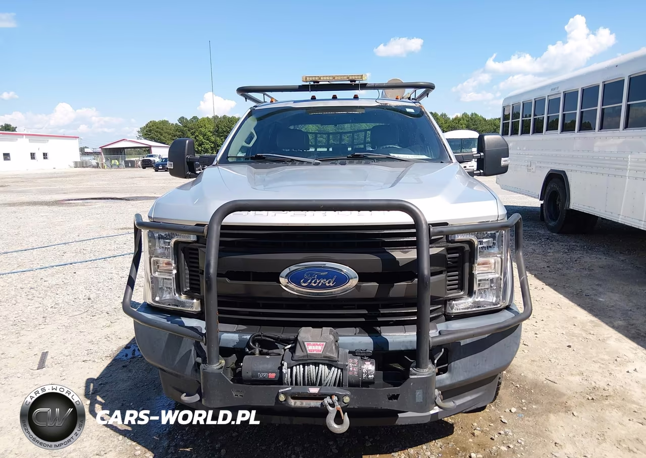 2018 Ford F-350 Chassis Xl VIN:1FD8W3H61JEC69667 - 13