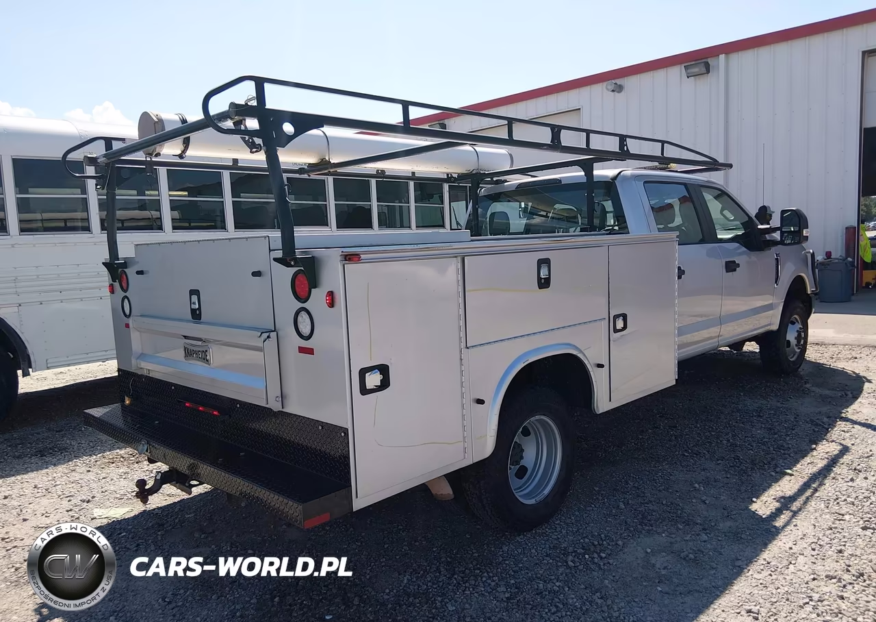 2018 Ford F-350 Chassis Xl VIN:1FD8W3H61JEC69667 - 4