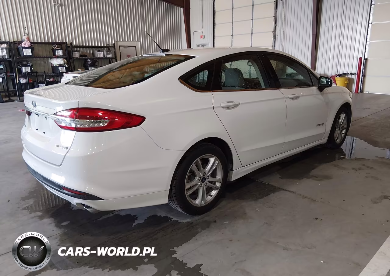 2018 Ford Fusion Hybrid S VIN:3FA6P0UU8JR273696 - 4