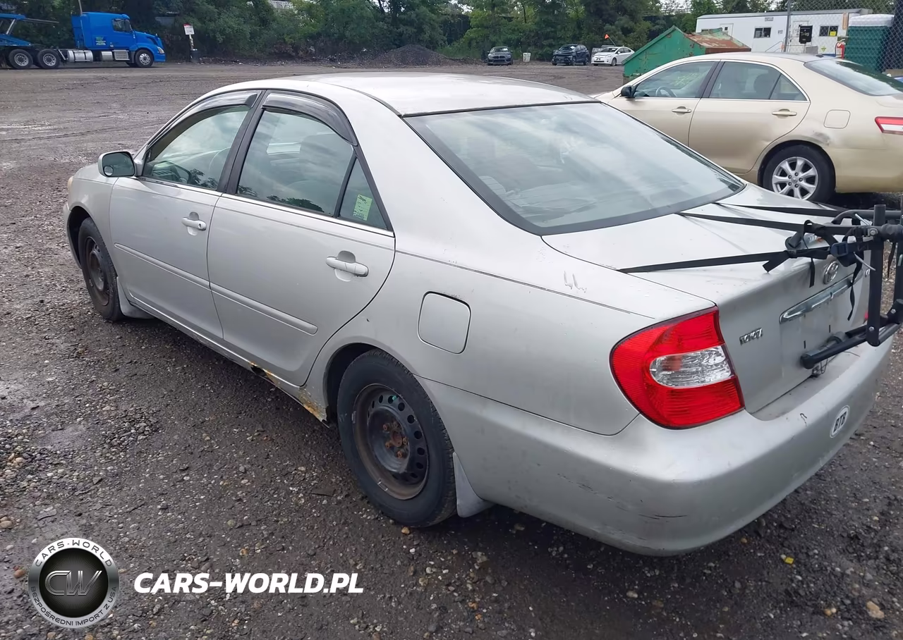 2003 Toyota Camry Le VIN:4T1BE32K33U119194 - 3