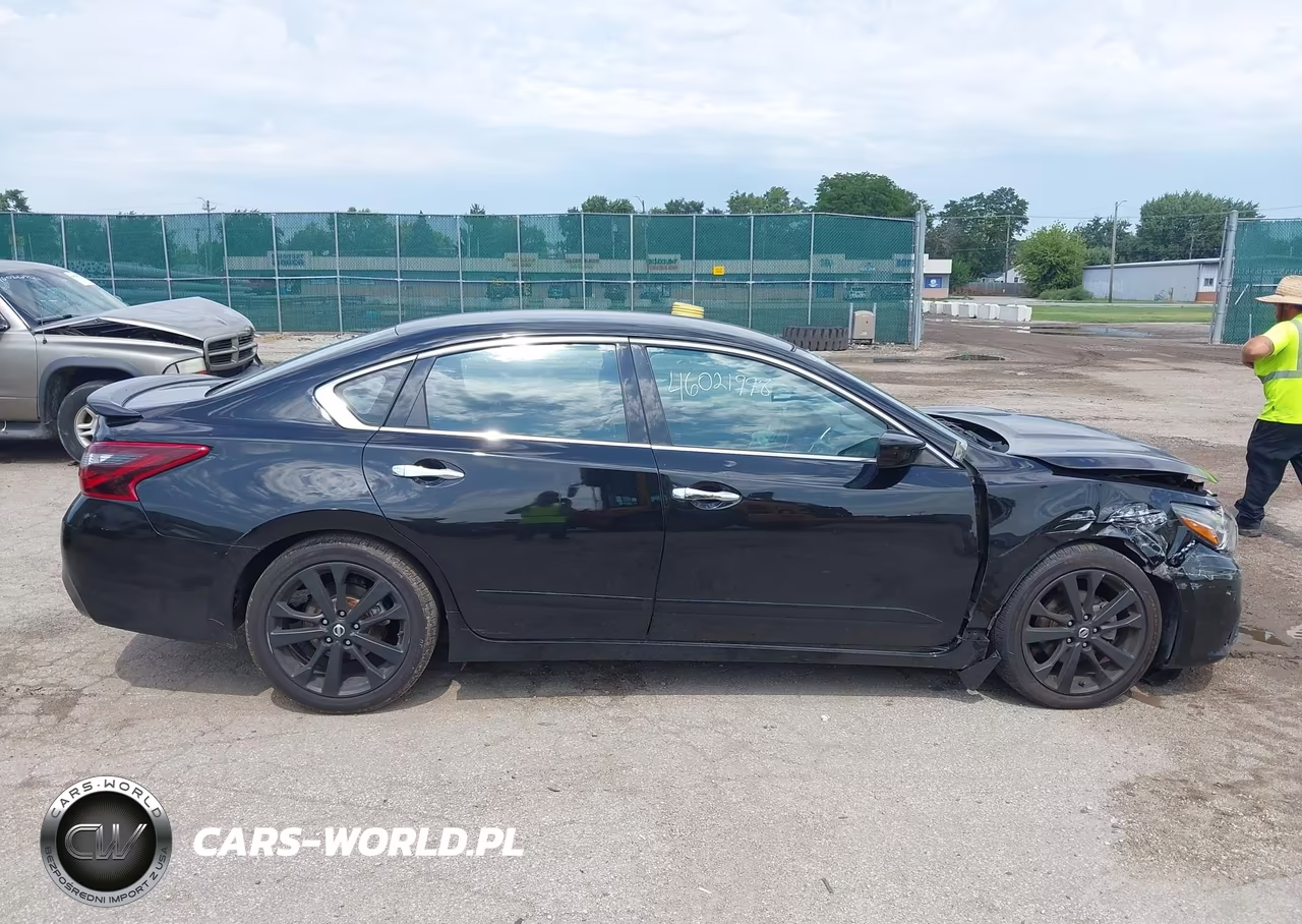 2017 Nissan Altima 2.5 VIN:1N4AL3AP1HC171834 - 13