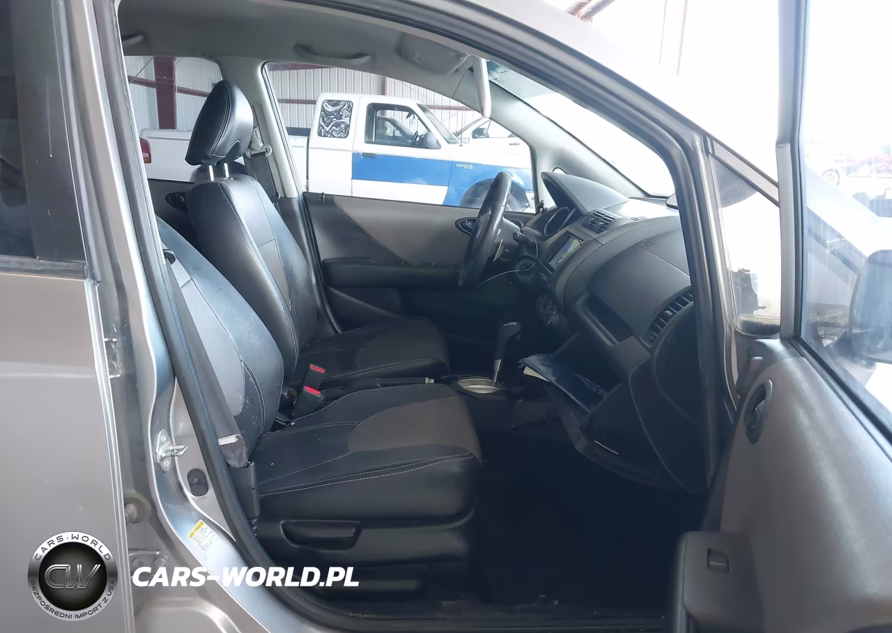 2008 Honda Fit Sport VIN:JHMGD38678S042970 - 5