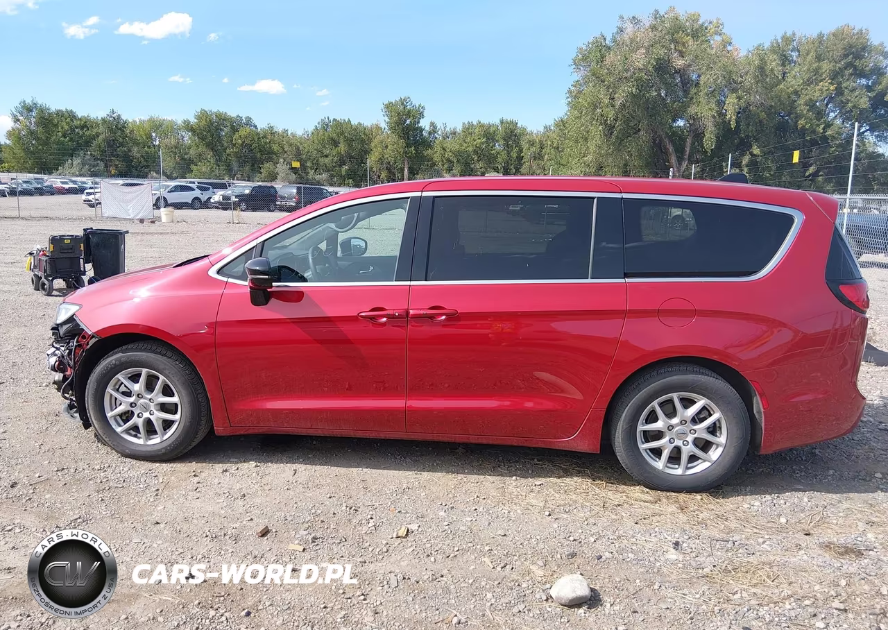 2025 Chrysler Pacifica Select VIN:2C4RC1BG0SR569535 - 15