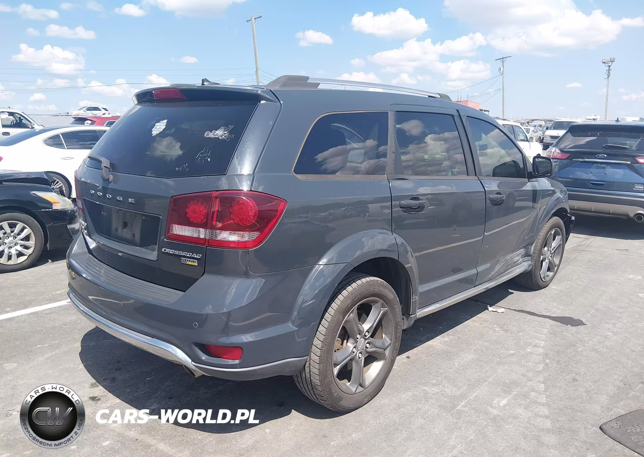 2017 Dodge Journey Crossroad Plus VIN:3C4PDCGG9HT613756 - 4