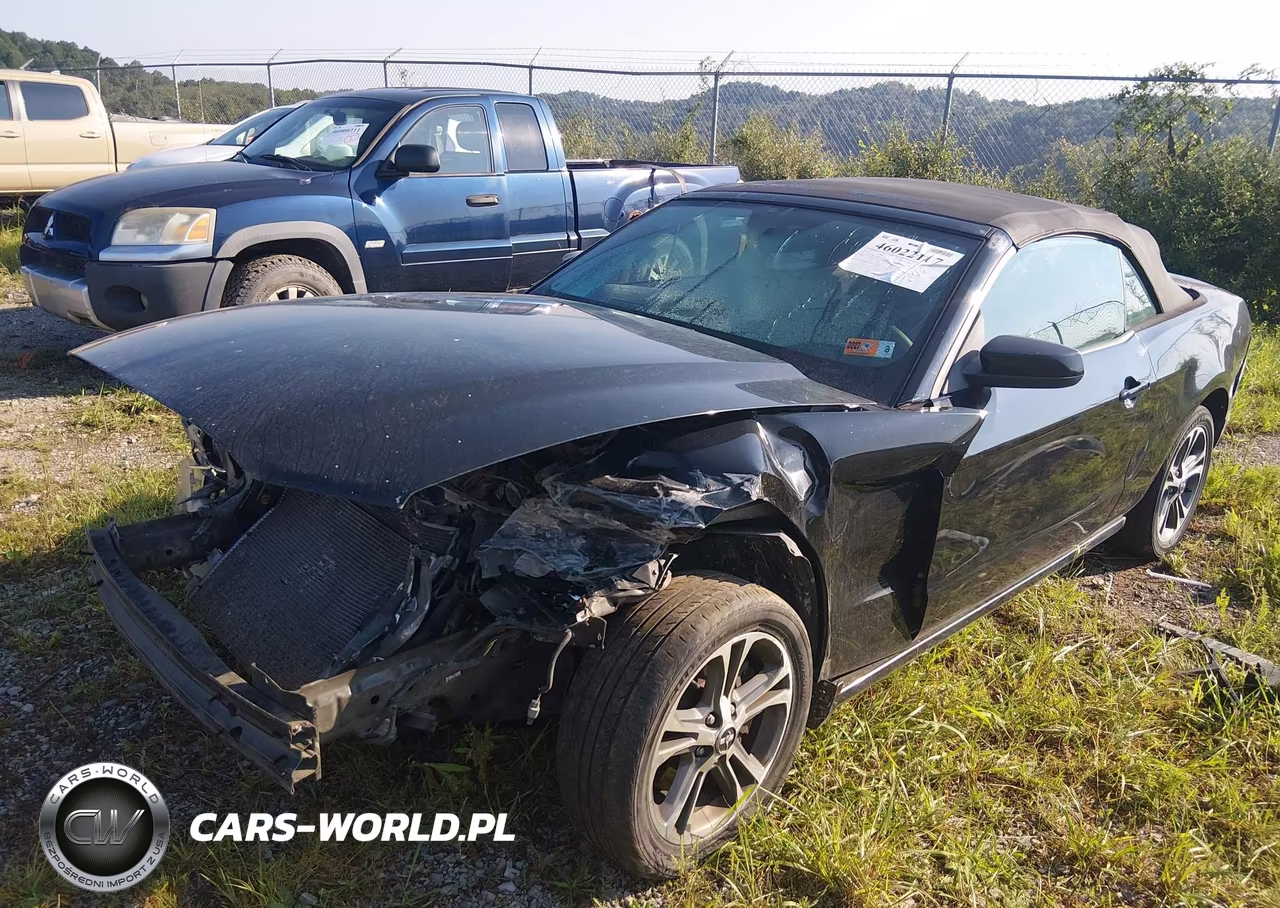 2014 Ford Mustang V6 Premium VIN:1ZVBP8EM3E5266358 - 2