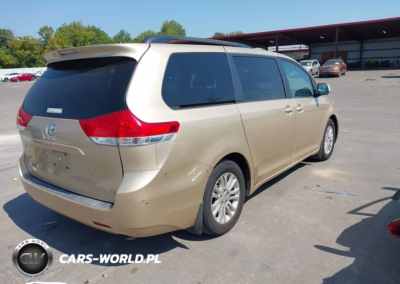 2011 Toyota Sienna Xle V6 VIN:5TDYK3DC3BS065329 - 4