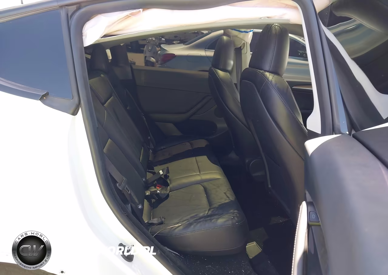 2025 Tesla Model Y Performance Dual Motor All-Wheel Drive VIN:7SAYGDEF3SF267403 - 8