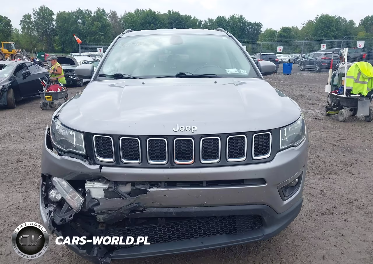 2018 Jeep Compass Latitude 4X4 VIN:3C4NJDBB1JT137915 - 13