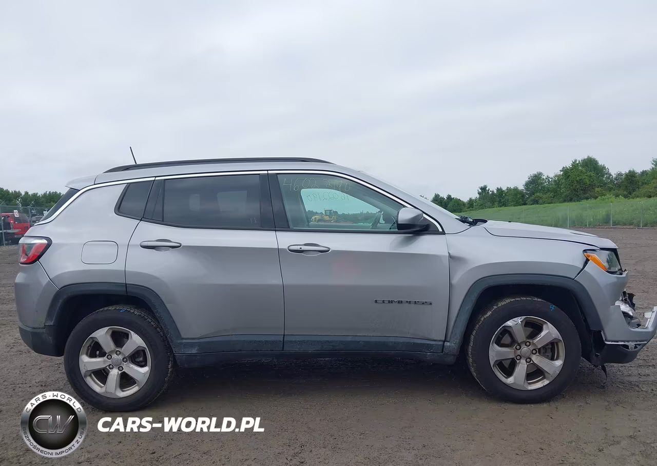 2018 Jeep Compass Latitude 4X4 VIN:3C4NJDBB1JT137915 - 14