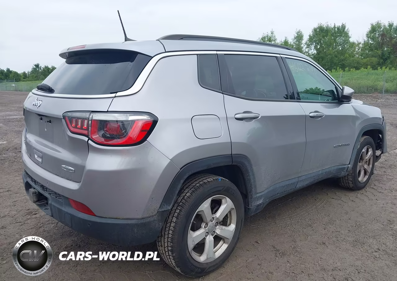 2018 Jeep Compass Latitude 4X4 VIN:3C4NJDBB1JT137915 - 4