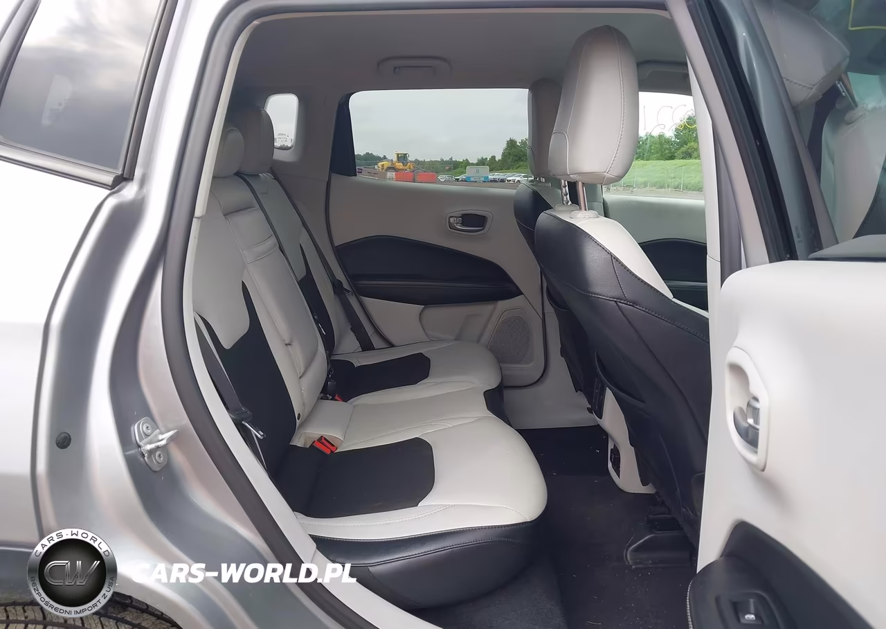 2018 Jeep Compass Latitude 4X4 VIN:3C4NJDBB1JT137915 - 8