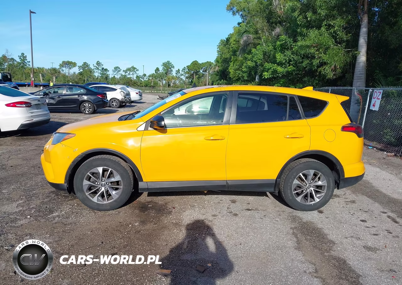 2018 Toyota Rav4 Hybrid Le VIN:JTMRJREV6JD251287 - 14