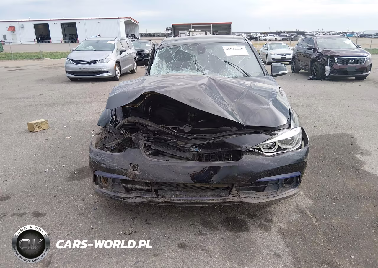 2018 BMW 330I xDrive VIN:WBA8D9G52JNU71663 - 13